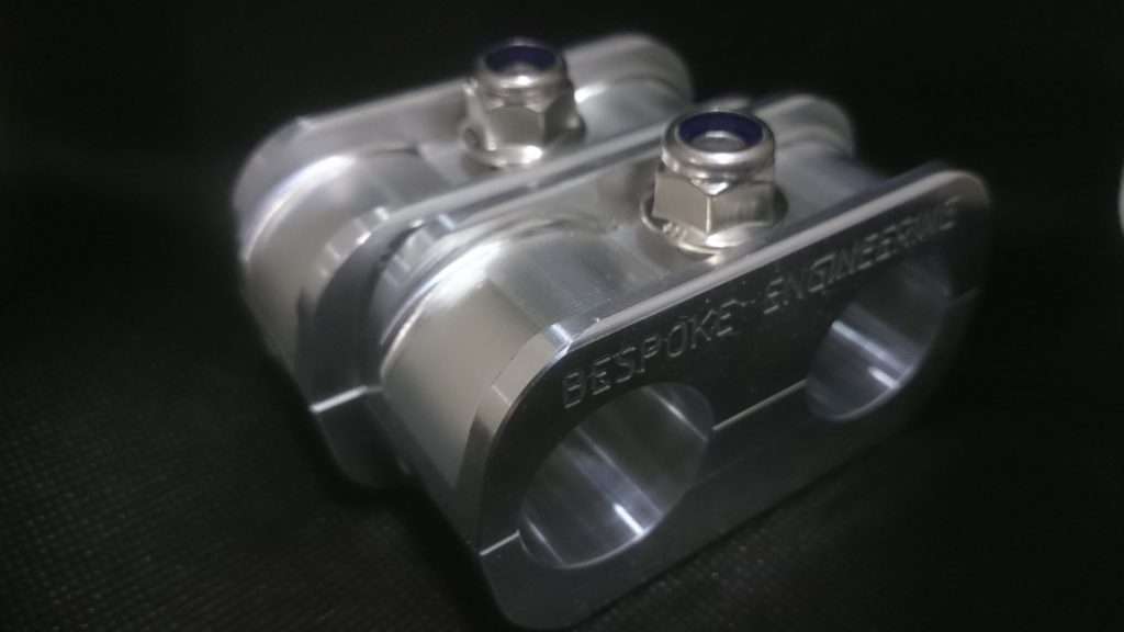 RS1600i Anti roll bar brackets Std size